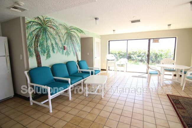 Building Photo - 1095 N Hwy A1A