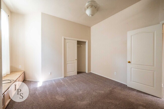 Building Photo - Fresno NorthEast Home, 3BR/2BA, Built 1989 – Across the street from Maple Creek Elementary!