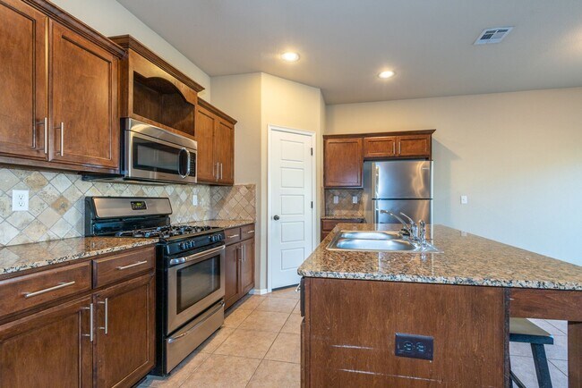 Building Photo - 3 Bed | 2 Bath in Owasso!