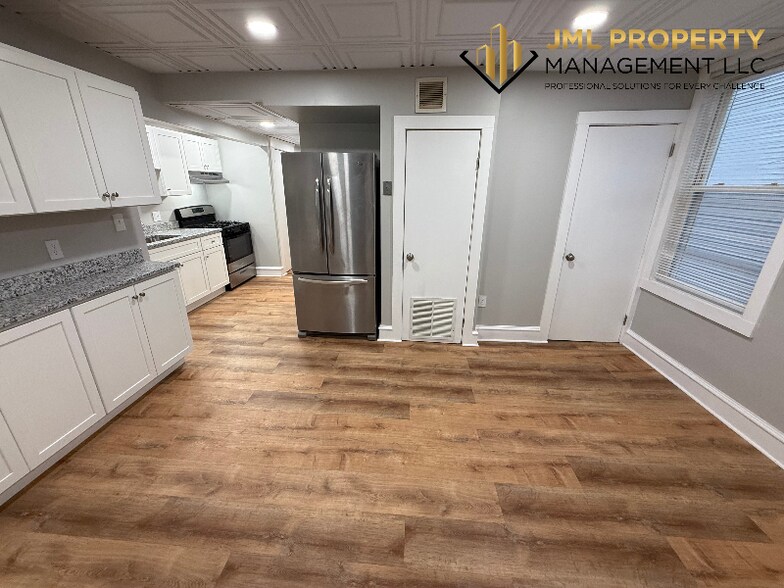 Building Photo - 321 Union St