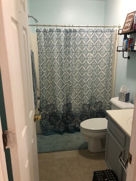 Hallway Bath - 3104 Harvest Rd