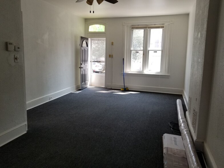 Building Photo - 256 S 13th St