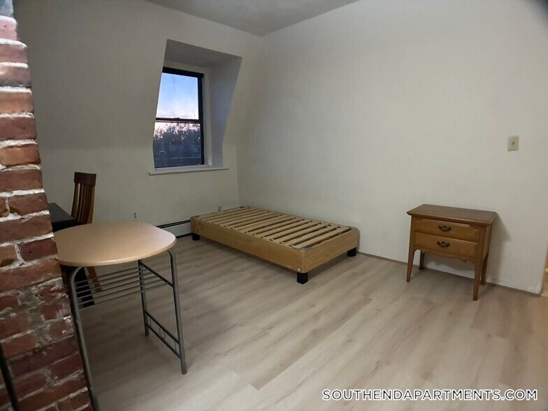 Building Photo - 23 Worcester Square