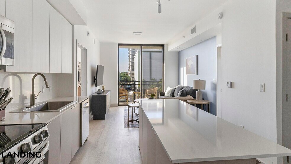 Building Photo - 1155 NE 126th St