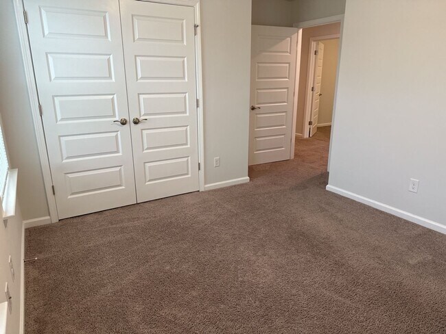 Building Photo - 5029 Castleoak Dr