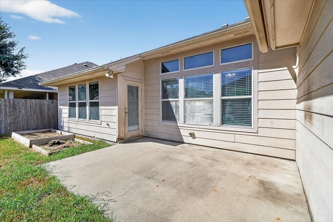 Building Photo - 5933 Brightwood Dr