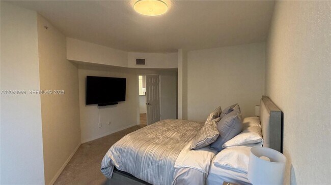 Building Photo - 735 SW 148th Ave