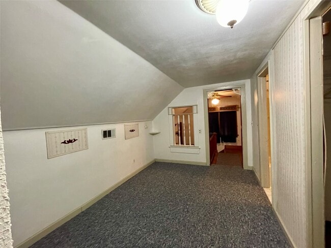 Building Photo - 112 N Roosevelt Ave