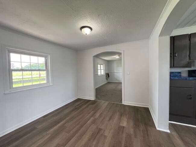 Building Photo - Loris - 3 Bedroom / 2 Bathroom House