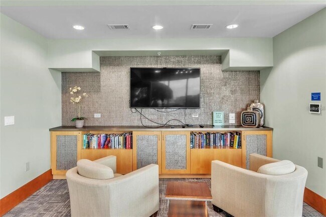 Building Photo - 777 N Ashley Dr