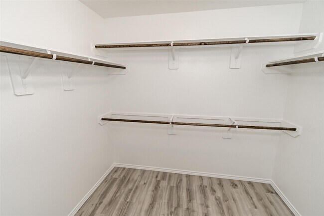 Building Photo - 5527 Tobins Gully Dr