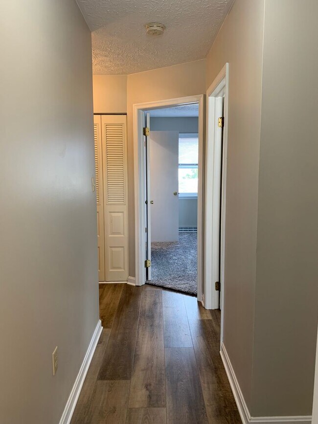 Building Photo - CONTRACT PENDING!!Spacious 2-story, 3 bed/...