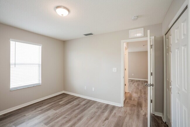 Building Photo - 11410 Blue Lilac Ave