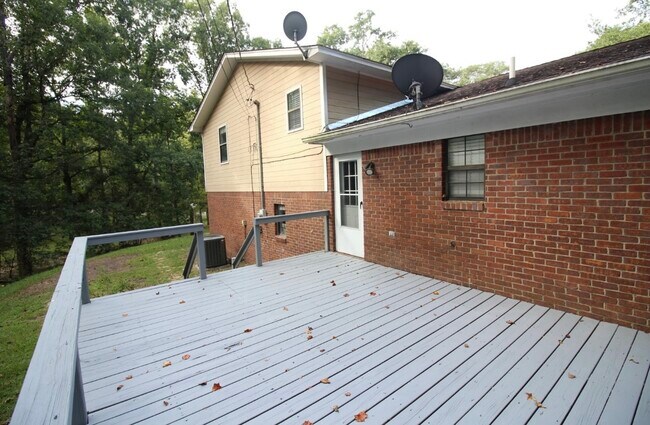 Building Photo - 175 Fern Ridge Rd