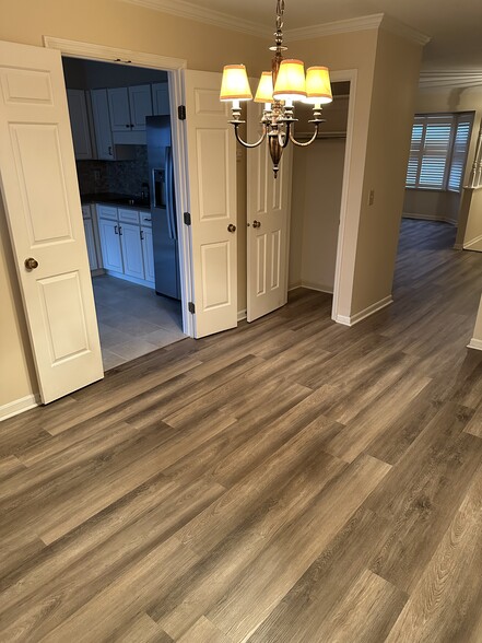 Dining - 9120 Dominion Cir