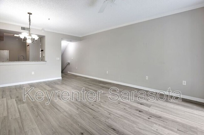 Building Photo - 5700 Bentgrass Dr