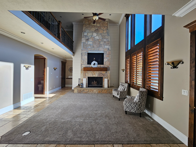 Building Photo - 738 Deer Hollow Rd