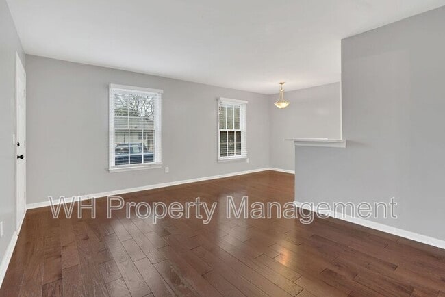 Building Photo - 1620 18th Ave S