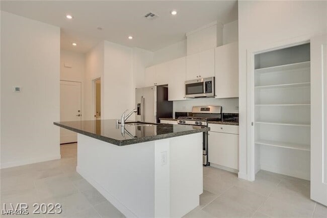 Building Photo - 2657 Conifer Canyon St