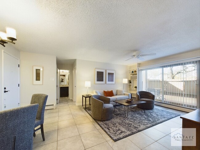 Building Photo - Gorgeous Ground Level Condo at Los Arroyos across from Hospital