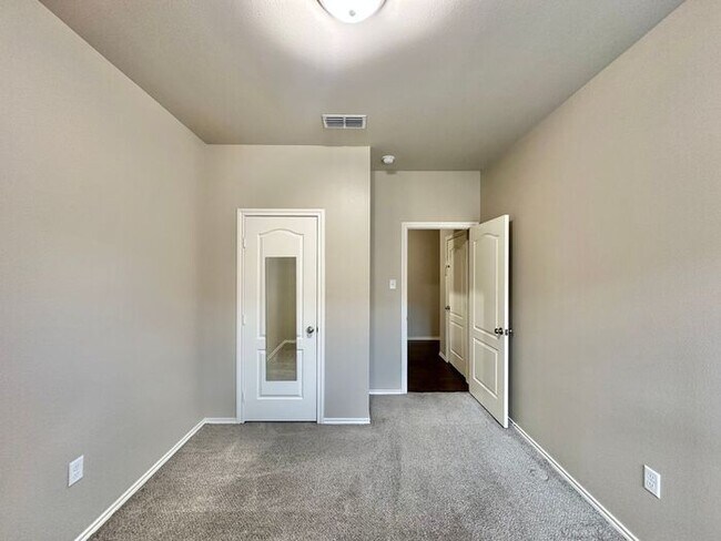 Building Photo - Cozy 4 Bedroom2 Bath Home in West Tyler!