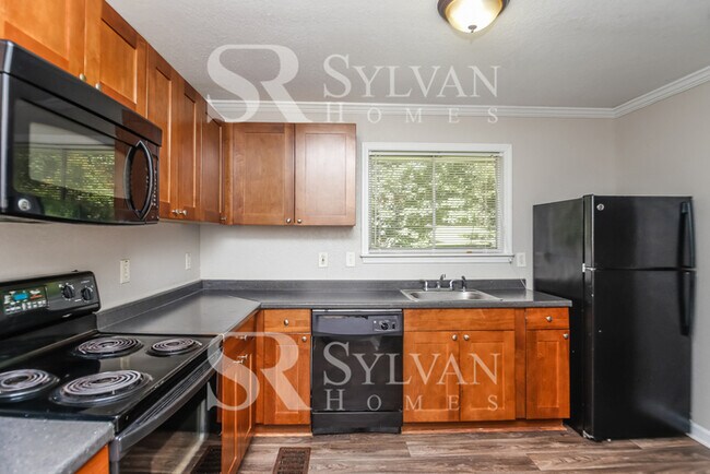 Building Photo - Carve Out a Great Life Here!