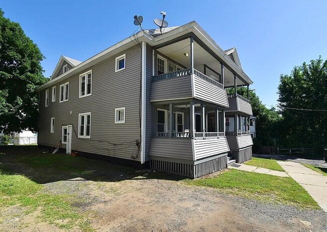 Primary Photo - 30 Sachem St