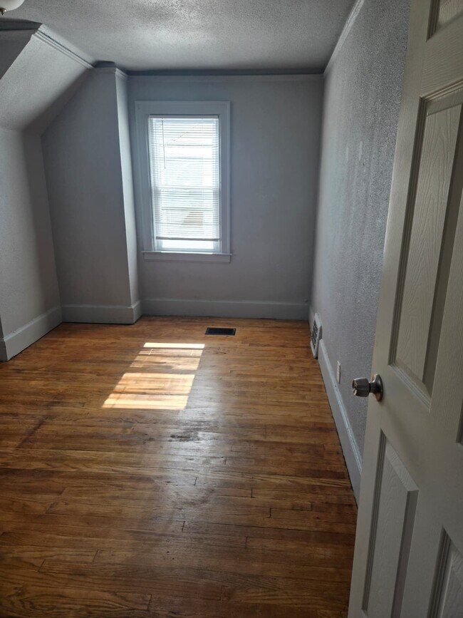 Building Photo - 15909 Woodingham Dr