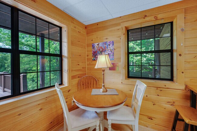 Building Photo - 150 Arrow Way