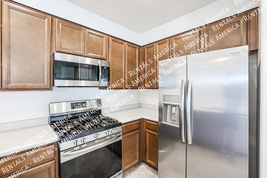 Building Photo - 8914 W Rancho Dr