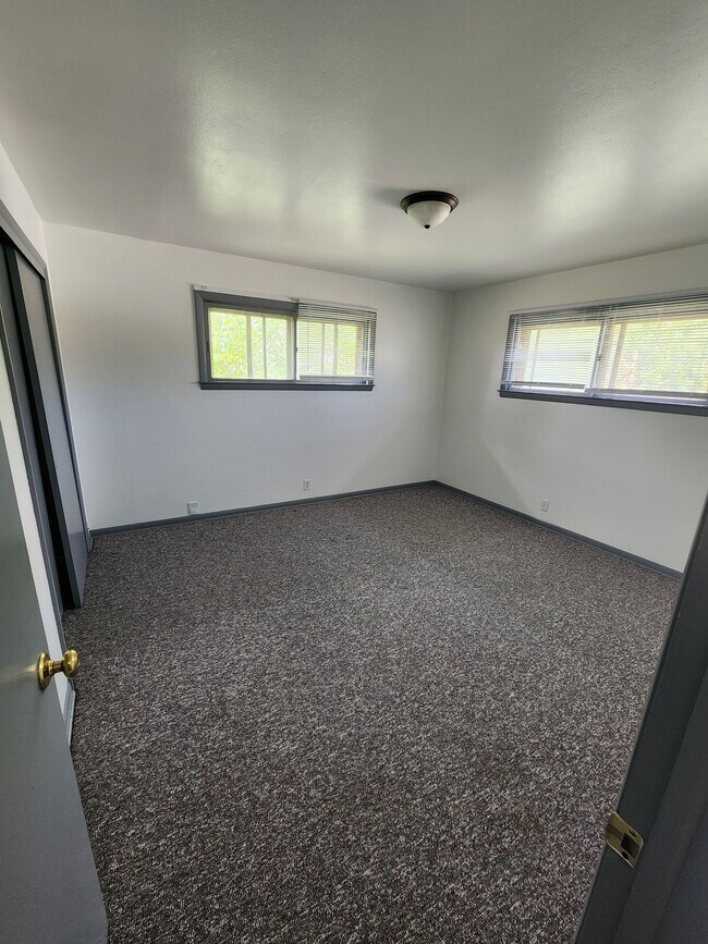 Building Photo - 6810 W Morgan Ave