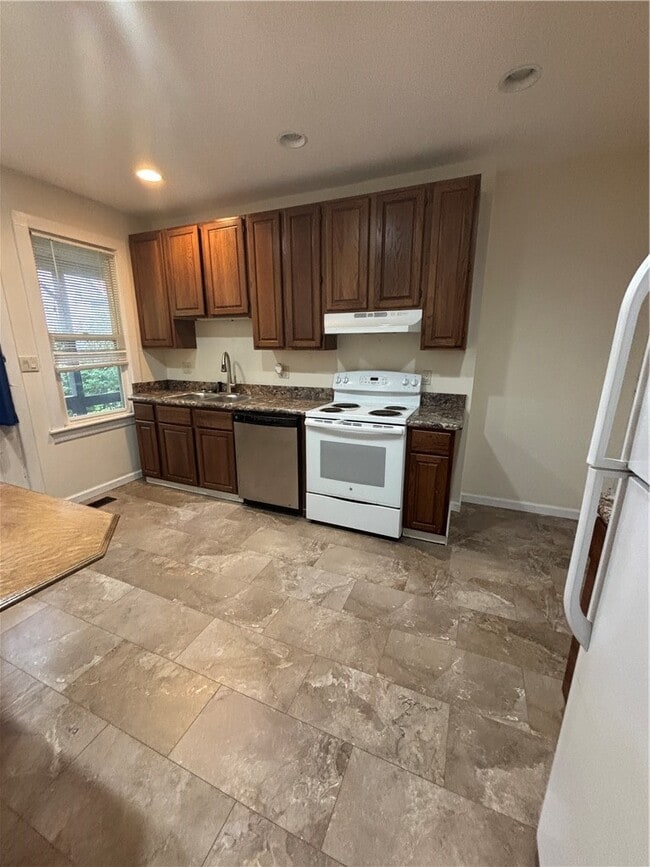 Building Photo - 185 Wall St