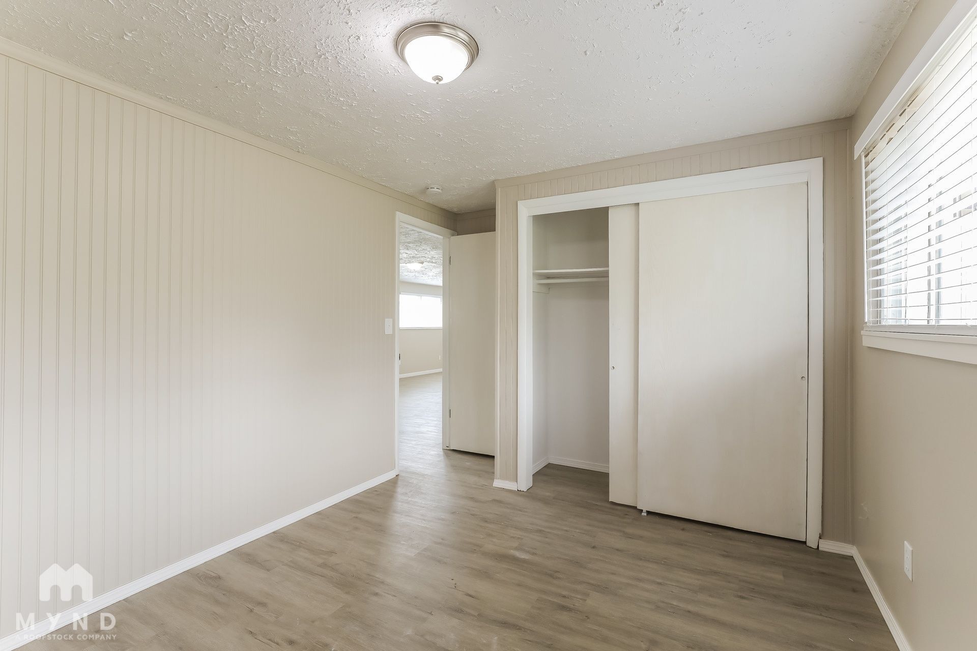 Building Photo - 2460 Woodthrush Dr