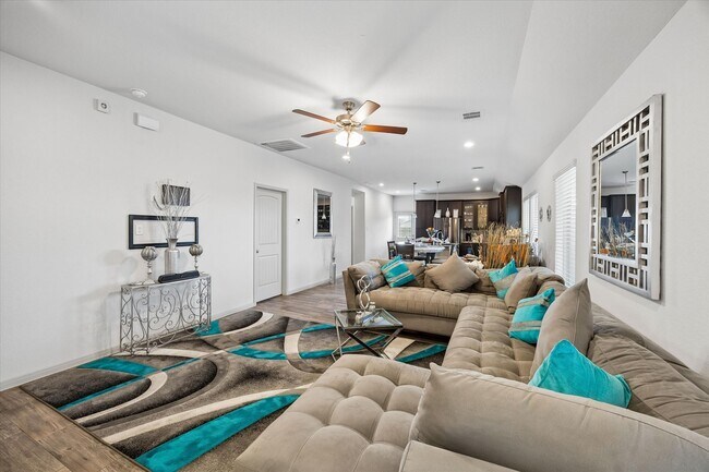 Building Photo - 7931 Tuscan Cypress Dr