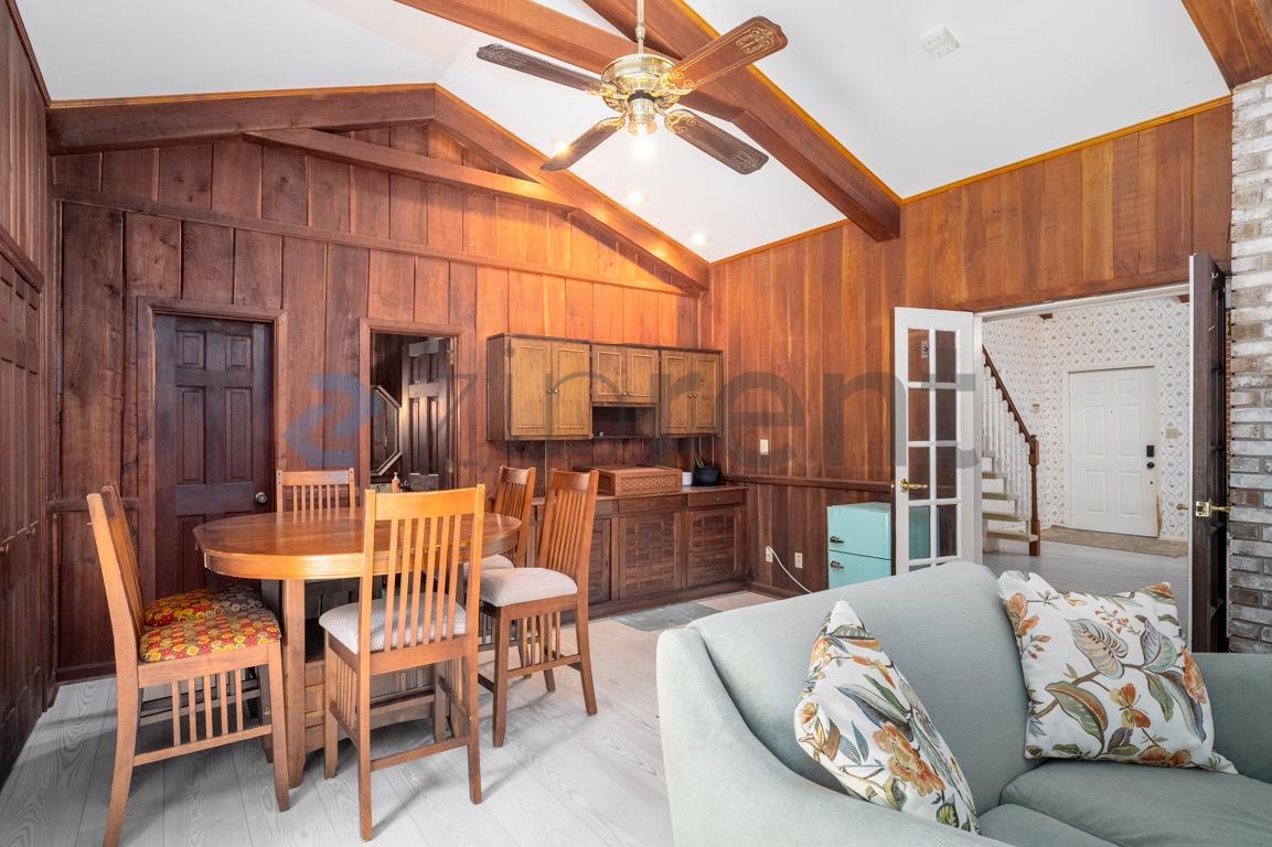 Building Photo - 615 Pinecrest Dr