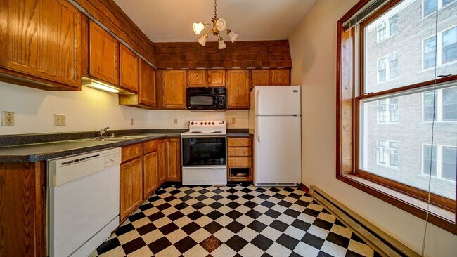 Interior Photo - 257-259 Langdon St.