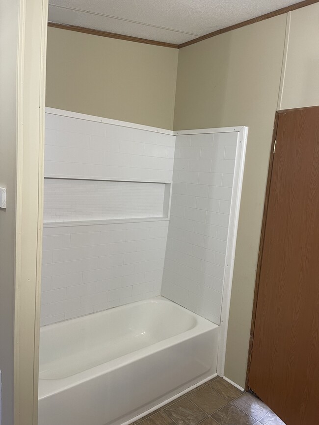 Building Photo - 824 Log Landing Rd