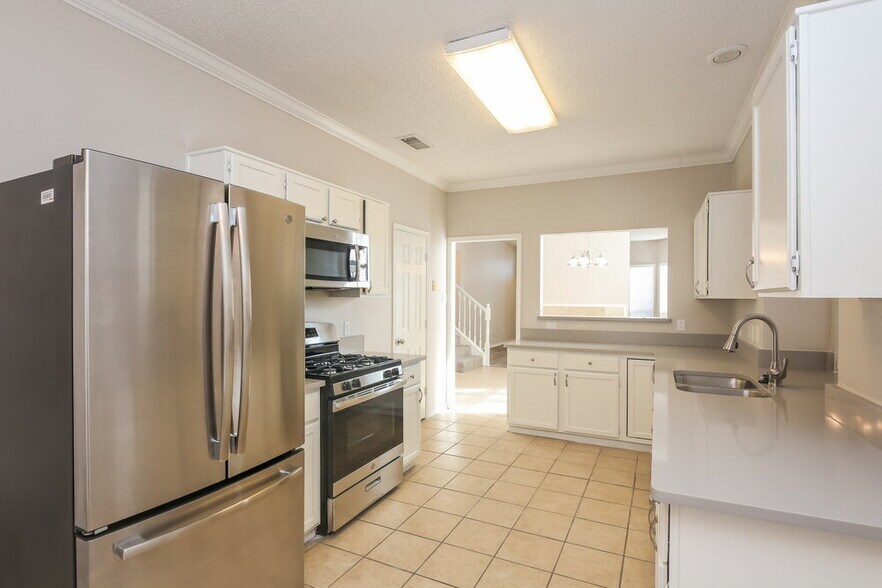 Building Photo - 1511 Springwood Dr