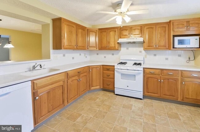 Building Photo - 81 Stoneshire Dr