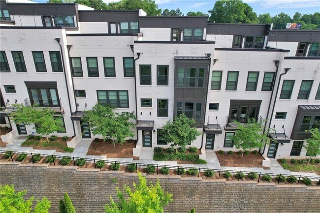 Building Photo - 545 Whitlox Rd NW