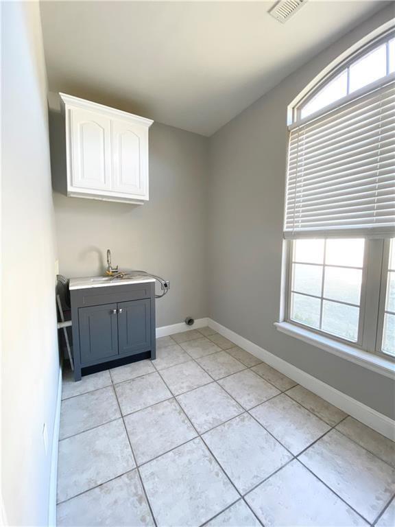 Building Photo - 1806 NW Mustang Ave