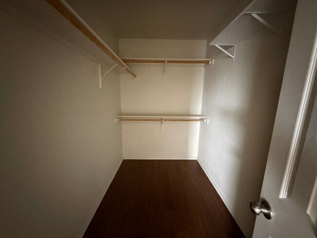 Building Photo - 408 Viola Dr