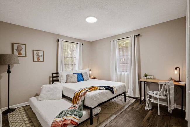 Building Photo - 2001 N 61st Ave