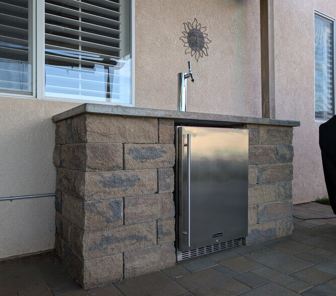 Building Photo - 913 Glendora Dr