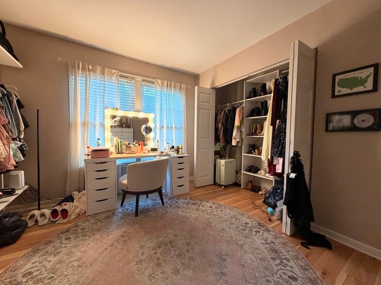 Building Photo - 3000 Hillsboro Pike