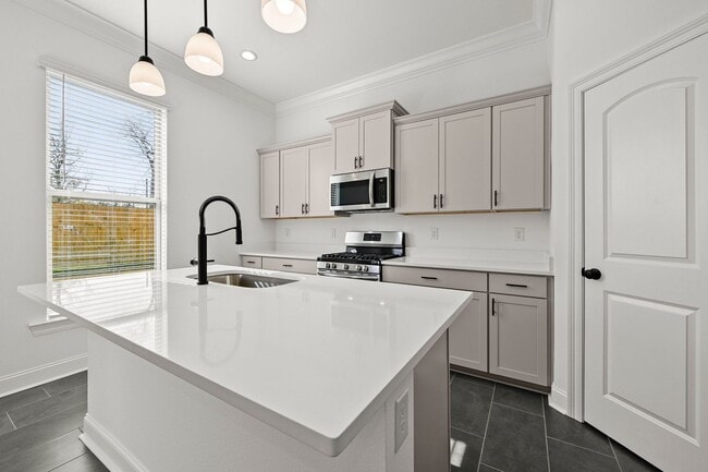 Building Photo - 38405 Parliament Dr