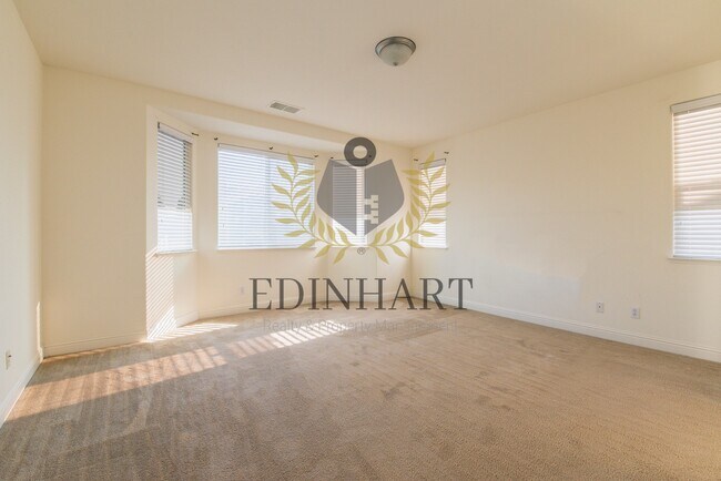 Building Photo - 3952 Serena Ave