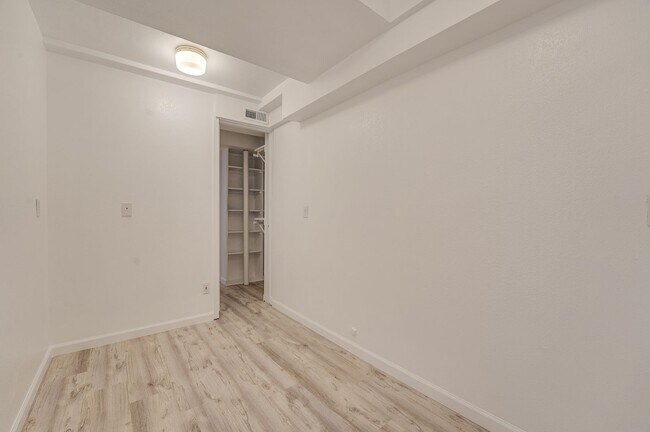 Building Photo - Beautiful 4 bed, 3.5 bath Home in Fort Collins Dakota Ridge Neighborhood