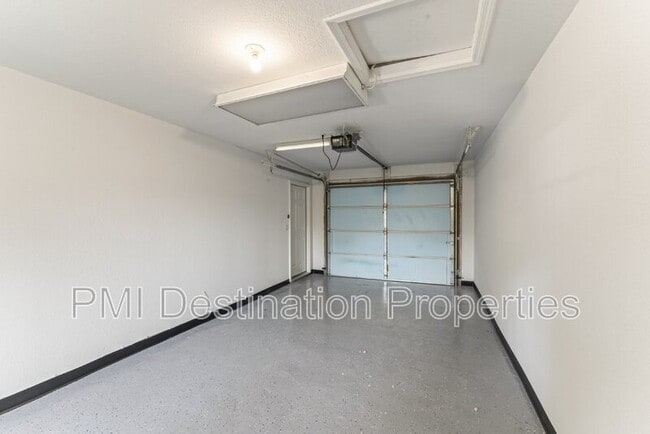 Building Photo - 116 Bowen St
