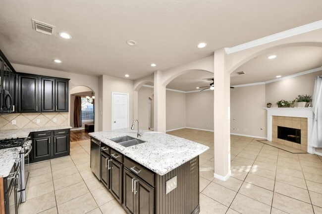 Building Photo - 13719 Hartford Ct